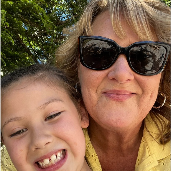 Meet your Posher, Kimberly - Picture 1 of 1